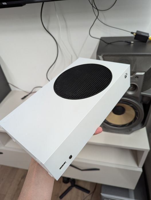 Xbox series s в идеальном состоянии