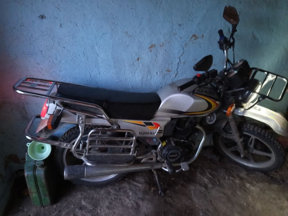 Мотоцикл 200 куб