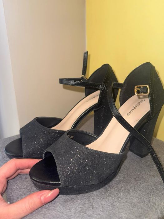 Бална рокля и обувки към нея! Нова цена 490 лева!