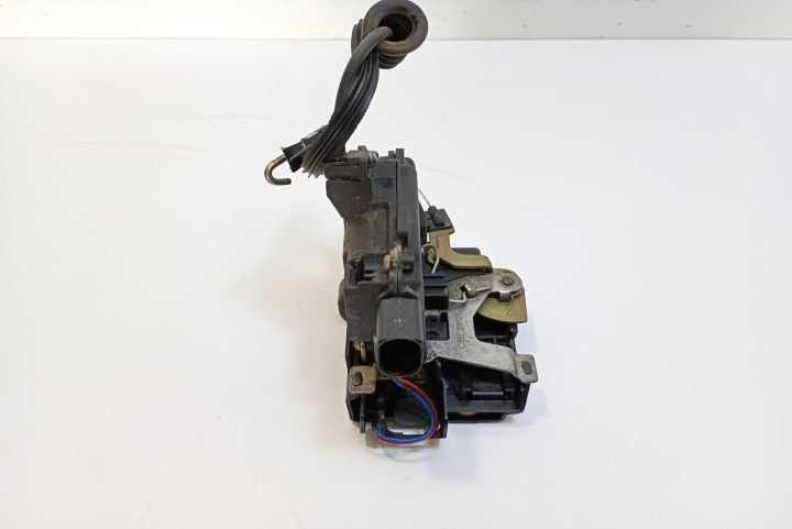 Broasca stanga fata 3B1837015A Volkswagen VW Golf a 4-a generatie