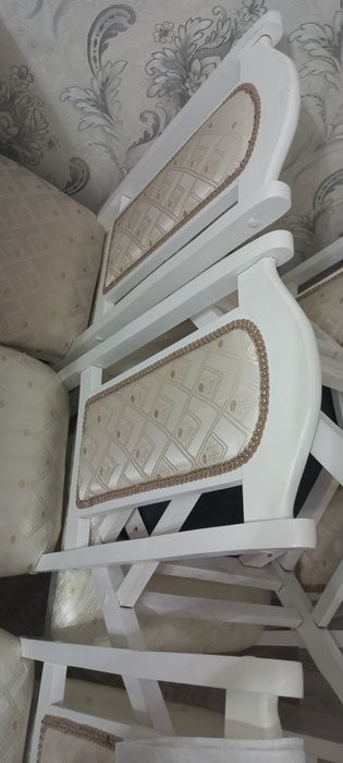 Продам стол с стульями