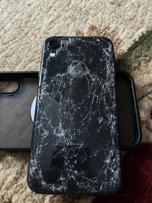 Айфон хр 2 штуки