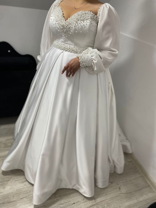 Rochie mireasă cu perle
