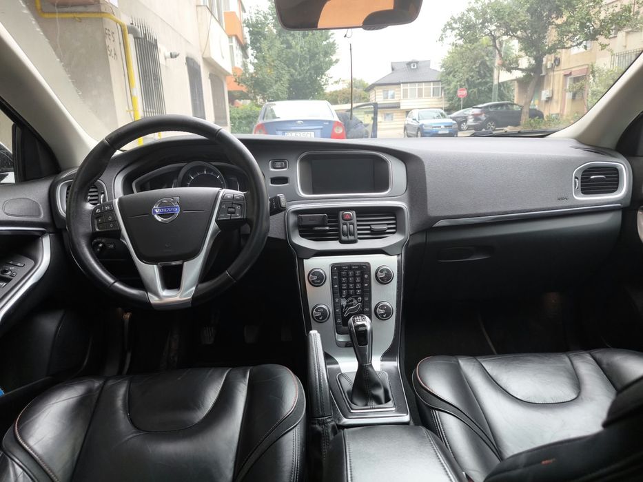VOLVO V40 2015 — imagine 5