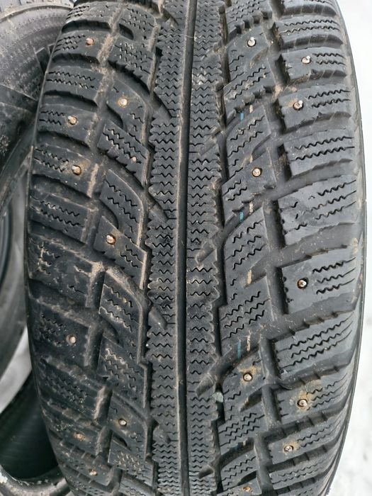 Продам зимние шины 225/65/17