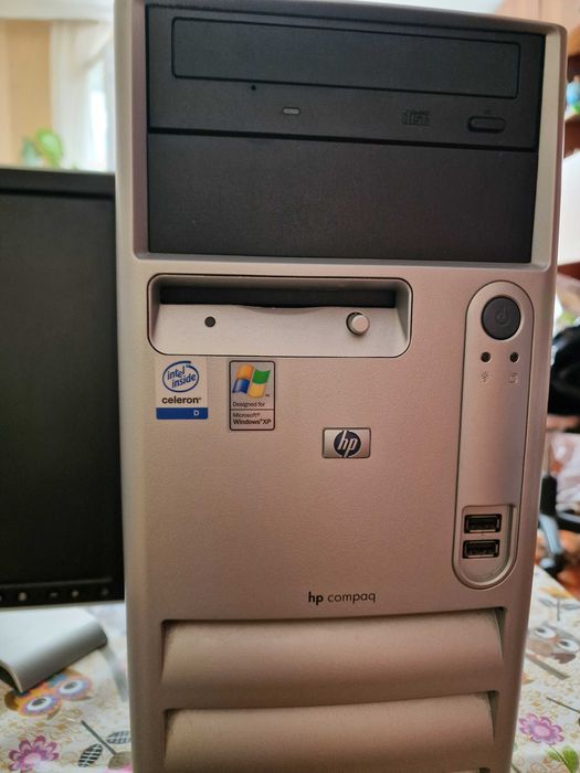 Компютър HP compaq dx2000 mt+dell 78682 monitor+клавиатура
