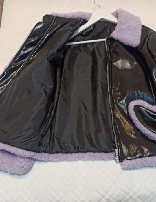 Geaca de iarna boxy ,imitatie piele lacuita,marimea 44-xl