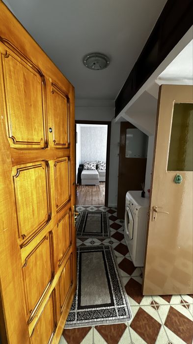 Vand apartament cu doua camere