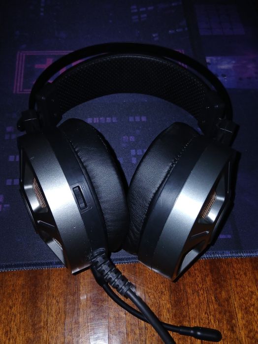 Продаю наушники.