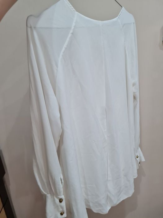 Дамска риза с колие