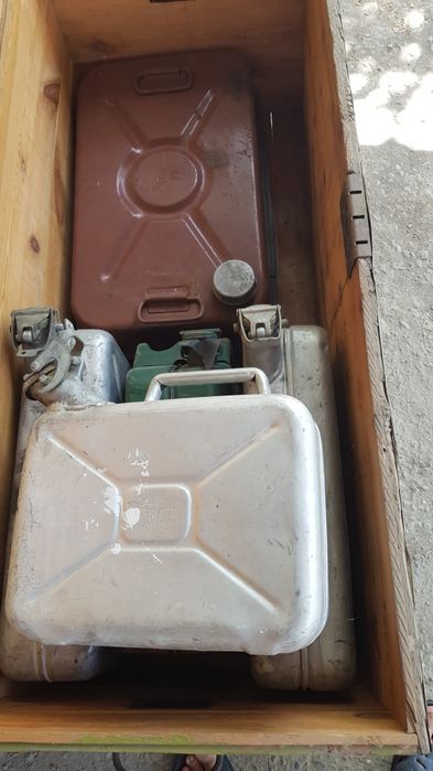 Продаю канистры алюминиевые и железные