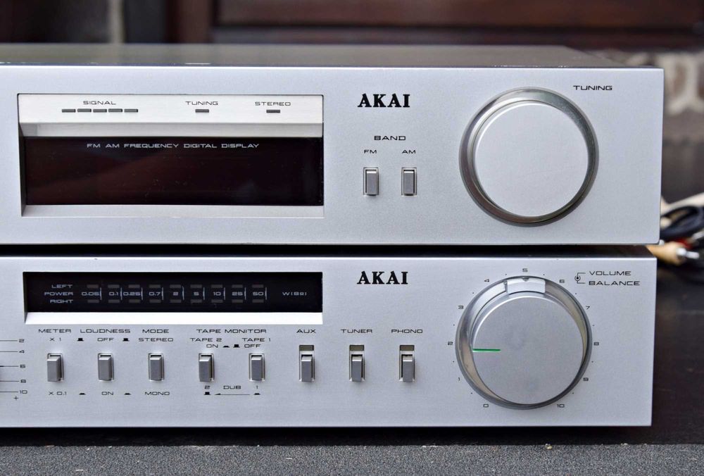 Linie Akai amplificator AM-U22 + tuner AT-K22
