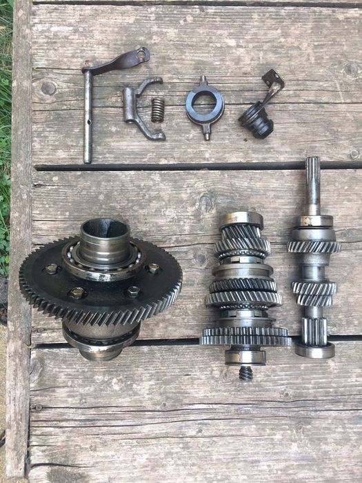 Trabant 601, piese cutie viteze,planetare, diverse, noi si folosite.