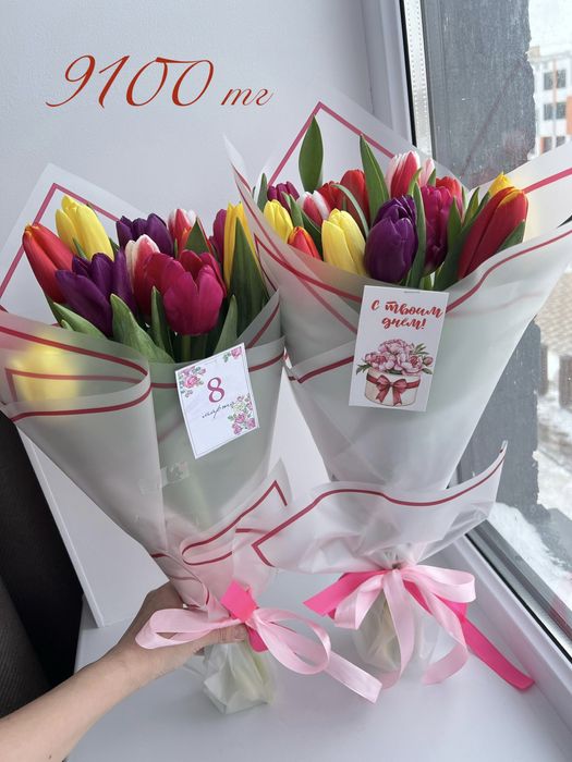 Тюльпаны с оформлением и клубника в шоколаде