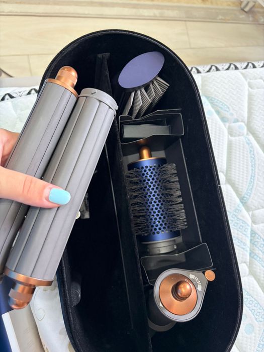 Dyson стайлер синий