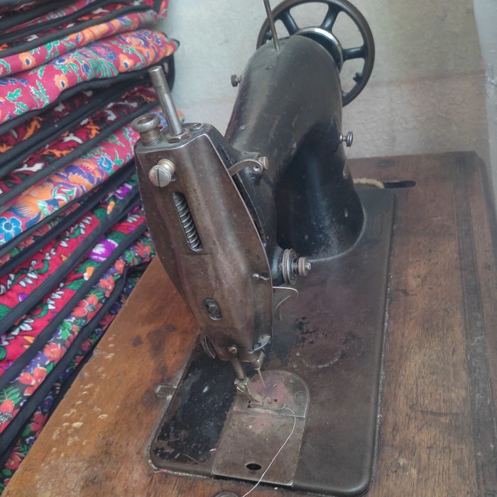 Singr Tikuv mashinasi sotiladi