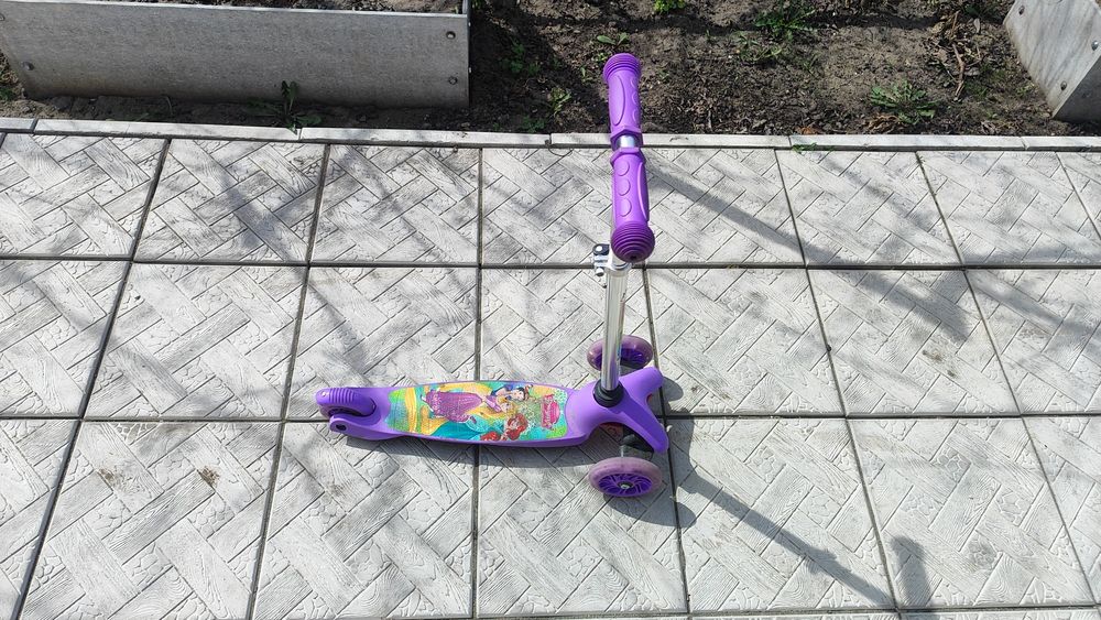 Продам самокат детский