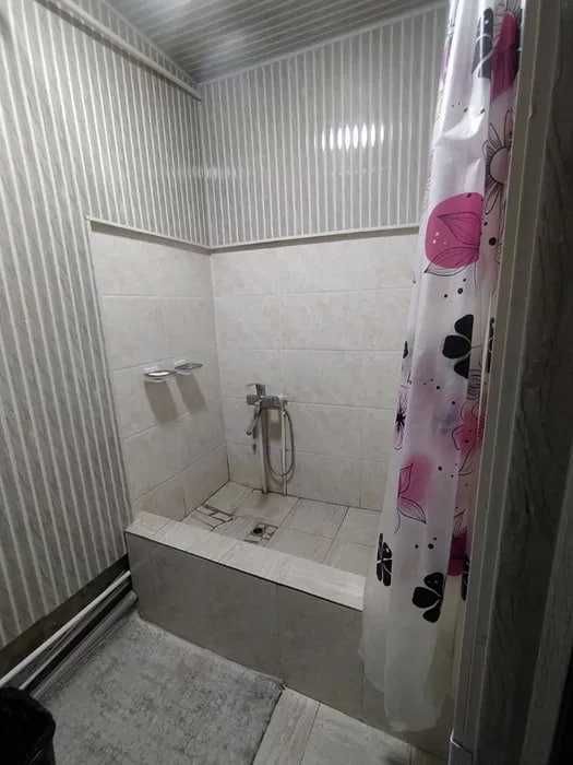 Беруний Хувайдо Махаллада 2 Хонали картира арзон нарxга сотилади !