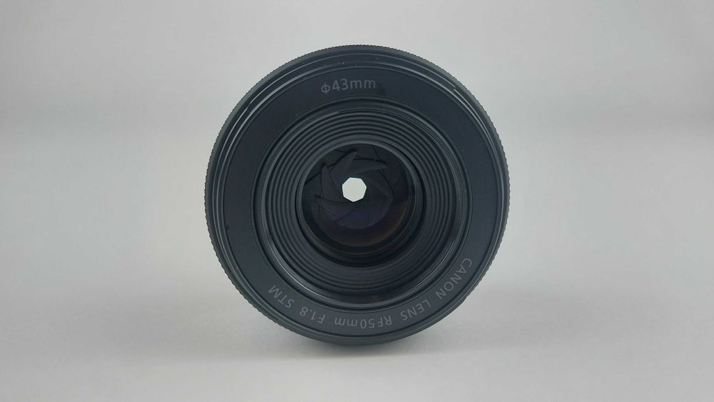 Vând Obiectiv Canon RF 50mm f1.8 STM - NOU / NEFOLOSIT