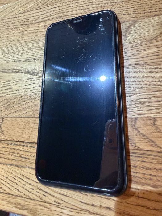 Продам телефон IPhone 11,13