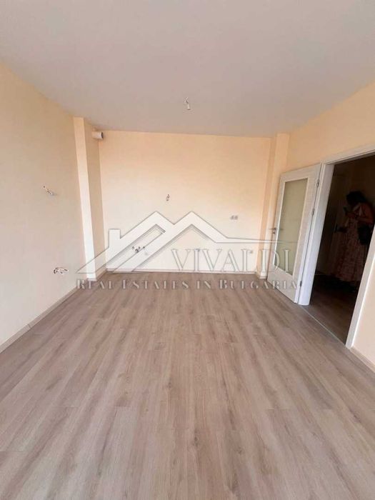Продава се Двустаен апартамент в Варна, Аспарухово - 76 кв.м за 1816 €/кв.м - Снимка #9