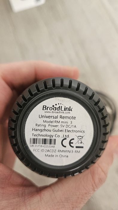 Hub inteligent BroadLink RM3 Mini, control IR