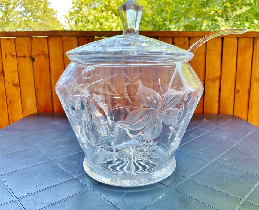 Нов Масивен Голям Кристален съд и Комплект Кристални чаши за Боле/Пунш