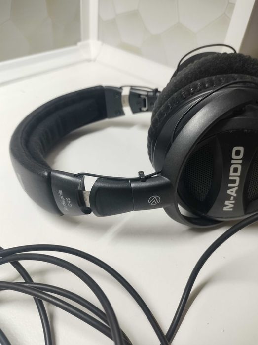 Слушалки M-audio Studiophile Q40
