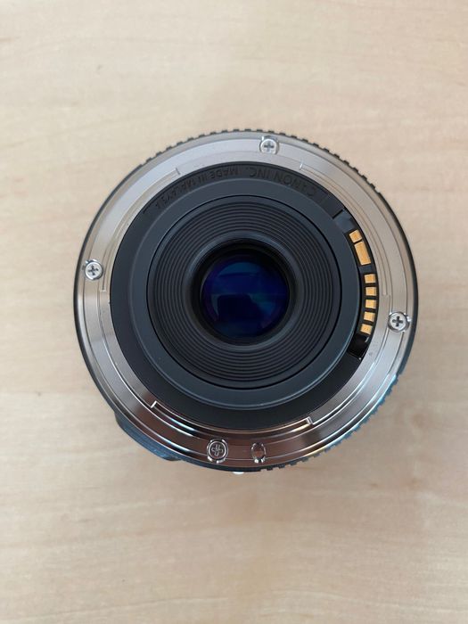 Obiectiv Canon Ef-s 24mm 2.8