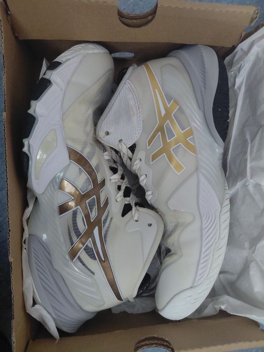Волейбольные кроссовки ASICS METARISE