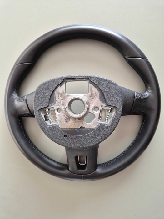 VW мултифункционален кожен волан – Golf 5/6, Passat B6/B7, CC, Caddy, Touran