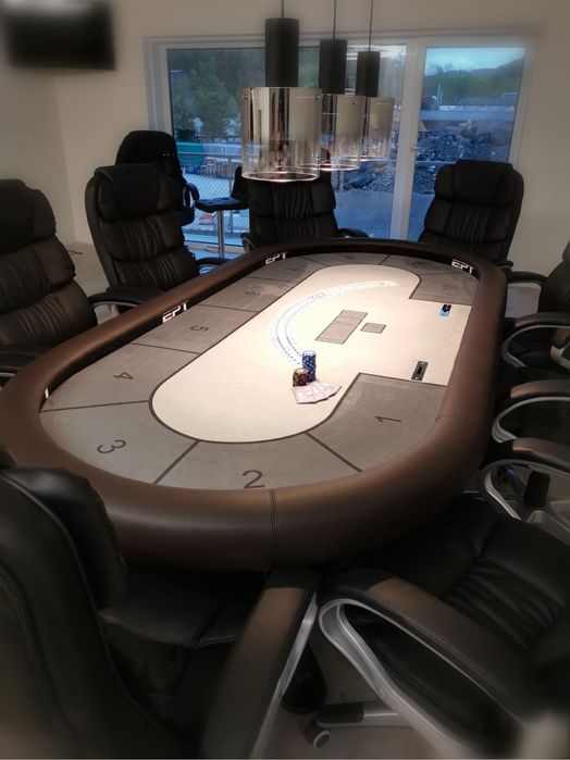 Masa poker cu scaune poker urgent set complet dau si jetoane CustomTables.eu Bucuresti #masapoker #jetoanepoker #scaunepoker #pokerset #pokertable