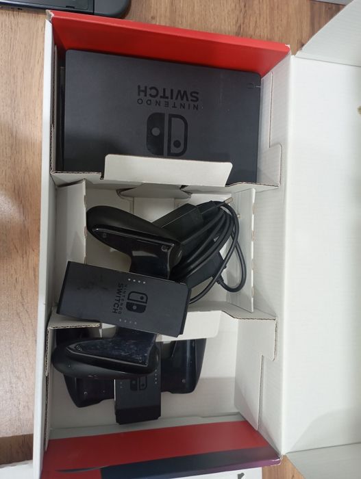 Nintendo Switch серый в отличном состоянии