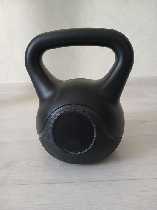 Продам гирю 12 кг