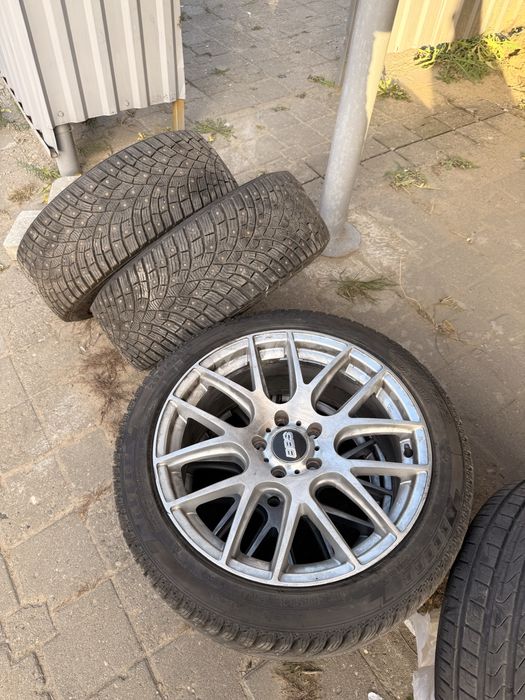 Продам шины комплект