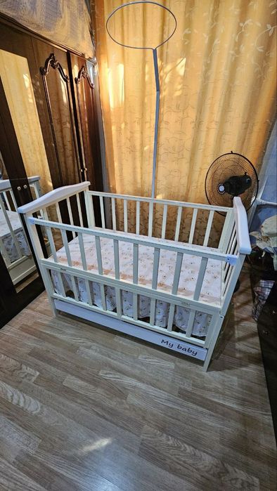 Продам детскую кроватку