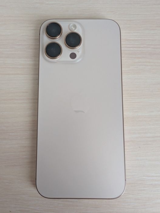 Продам Iphone 16 pro max