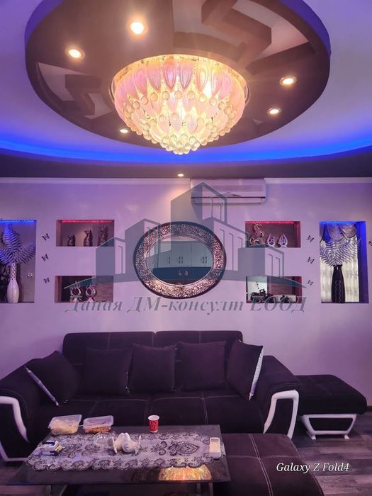 Продава се Тристаен апартамент в Шумен, Пазара - 95 кв.м за 1342 €/кв.м - Снимка #1