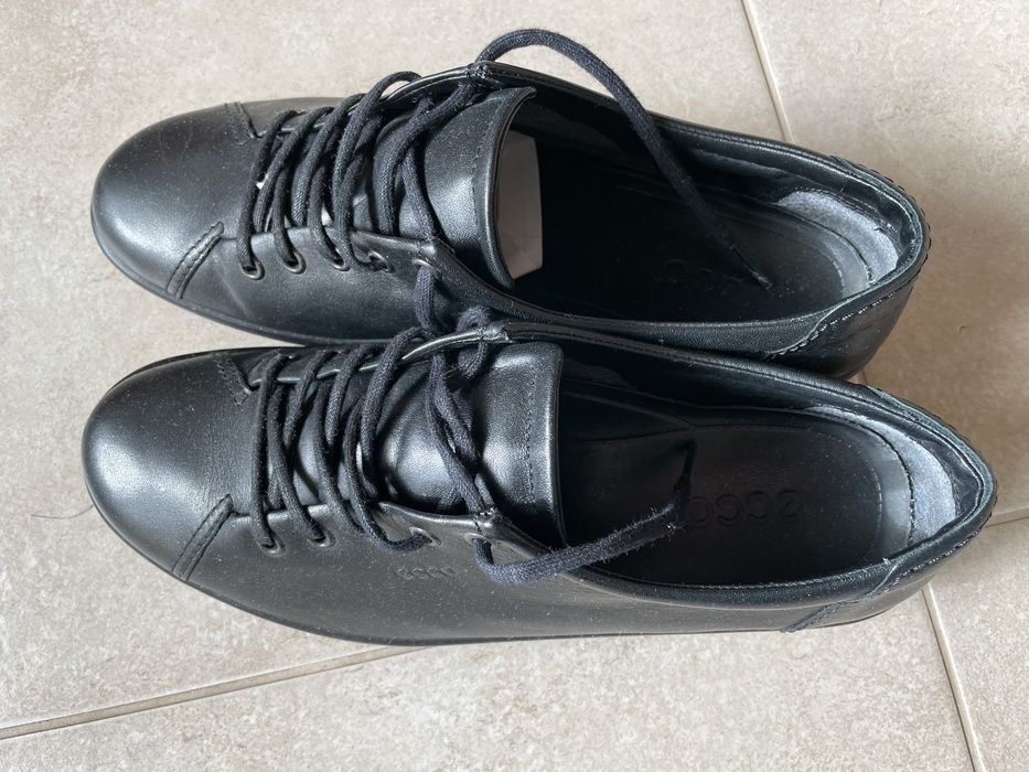 Продавам обувки Ecco кожени