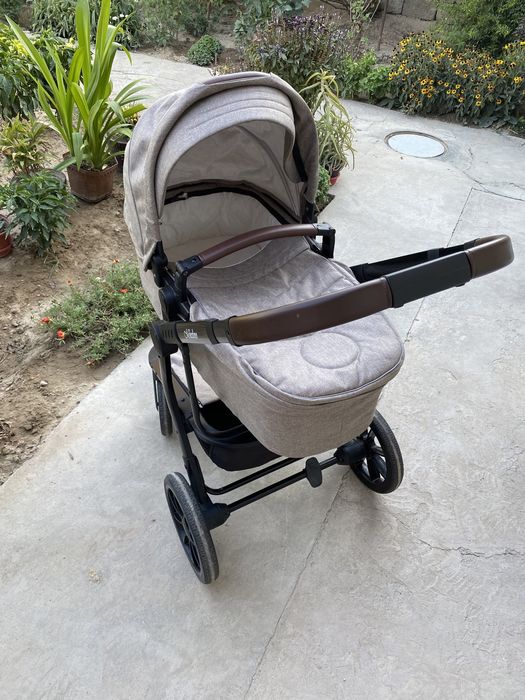 Коляска (лежачая, сидячая + люлька в машину)