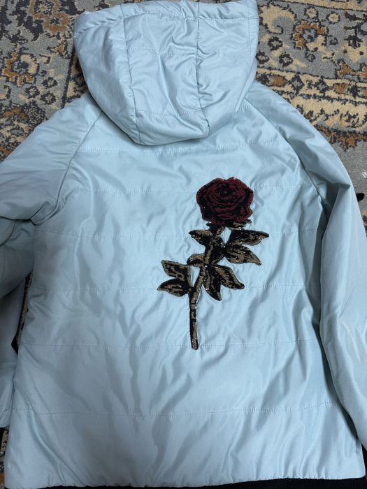 Продам куртку на девочку