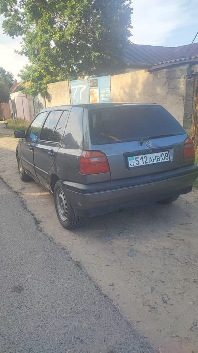 Машина гольф1992 года