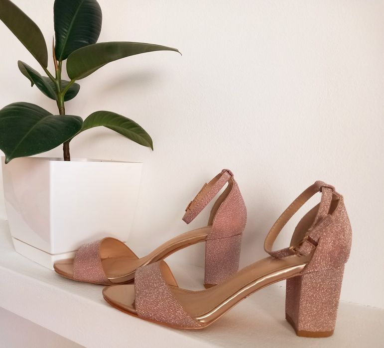 Pantofi super comozi și eleganți