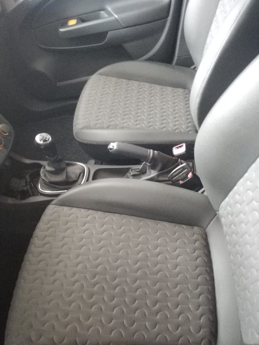 Vând Opel corsa 1,7 diesel, anul 2011