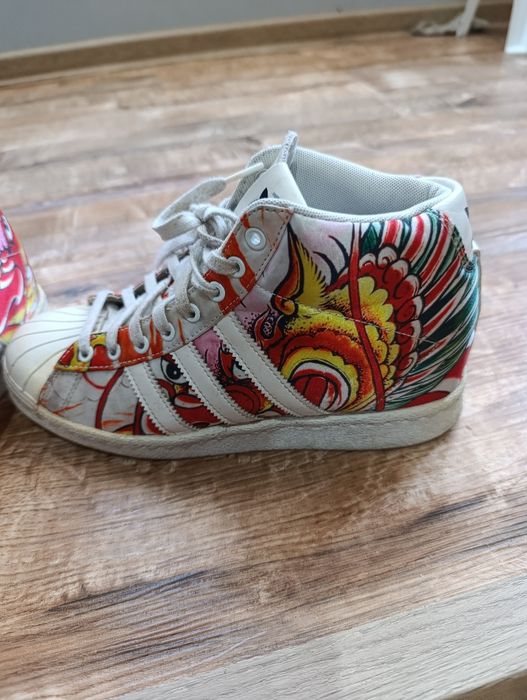 Обувки с платформа Адидас