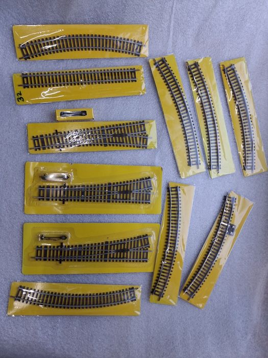 Lot macaze+sine revista trenulet electric scara H0