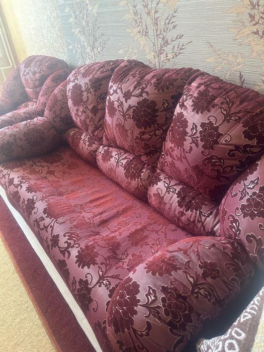 Диван с двумя креслами за 50000