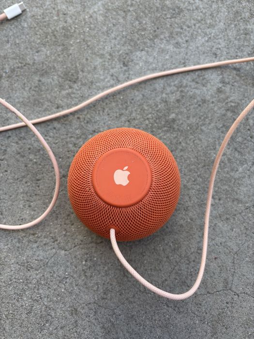 Apple HomePod mini – смарт колонка