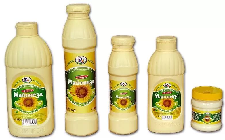 Автоматична затваряща машина за пластмасови капачки и тапи за бутилки