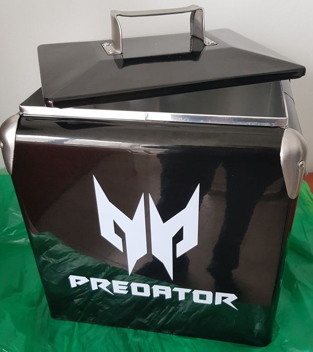 Лимитирана Метална Хладилна Кутия Acer Predator (Ретро Кулер)